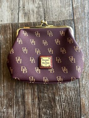 Dooney & Bourke Gretta Large Frame Coin Purse Wallet Kisslock Brown Luxury